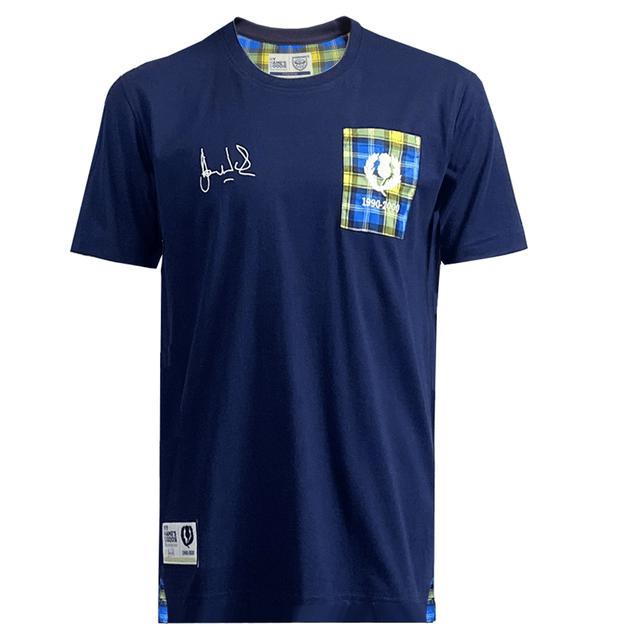 Ellis Rugby's Navy T-Shirt features a plaid pocket with the Ryder Cup logo, white signature, and two small bottom labels. Inspired by the Doddie Weir Retro style, it subtly honors 'My Name'5 Doddie' foundation's legacy.
