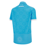 Show your pride with the Uruguay URU 25/26 Replica Home Jersey by Macron. This light blue, short-sleeved jersey features white trim, a sun pattern, and "LOS TEROS" on the collar. Official Macron merchandise for Uruguay fans.