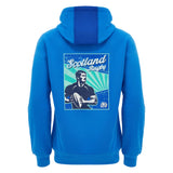 Stay warm in style with the Scotland SRU 26/27 Leisure Hoodie by Macron. This hoodie features a bold graphic on the back of a rugby player holding a ball, with "Scotland Rugby" displayed above and set against a vibrant sunburst background in green and blue tones—making it a must-have for any true fan of Scottish Rugby.