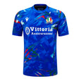 The Italy 26/27 Home Authentic Jersey by Macron features a striking blue design with a geometric pattern, the “Vittoria Assicurazioni” sponsor logo, and an Italian crest on the chest—perfect for fans wanting an Authentic Jersey that celebrates Italy’s rugby tradition.