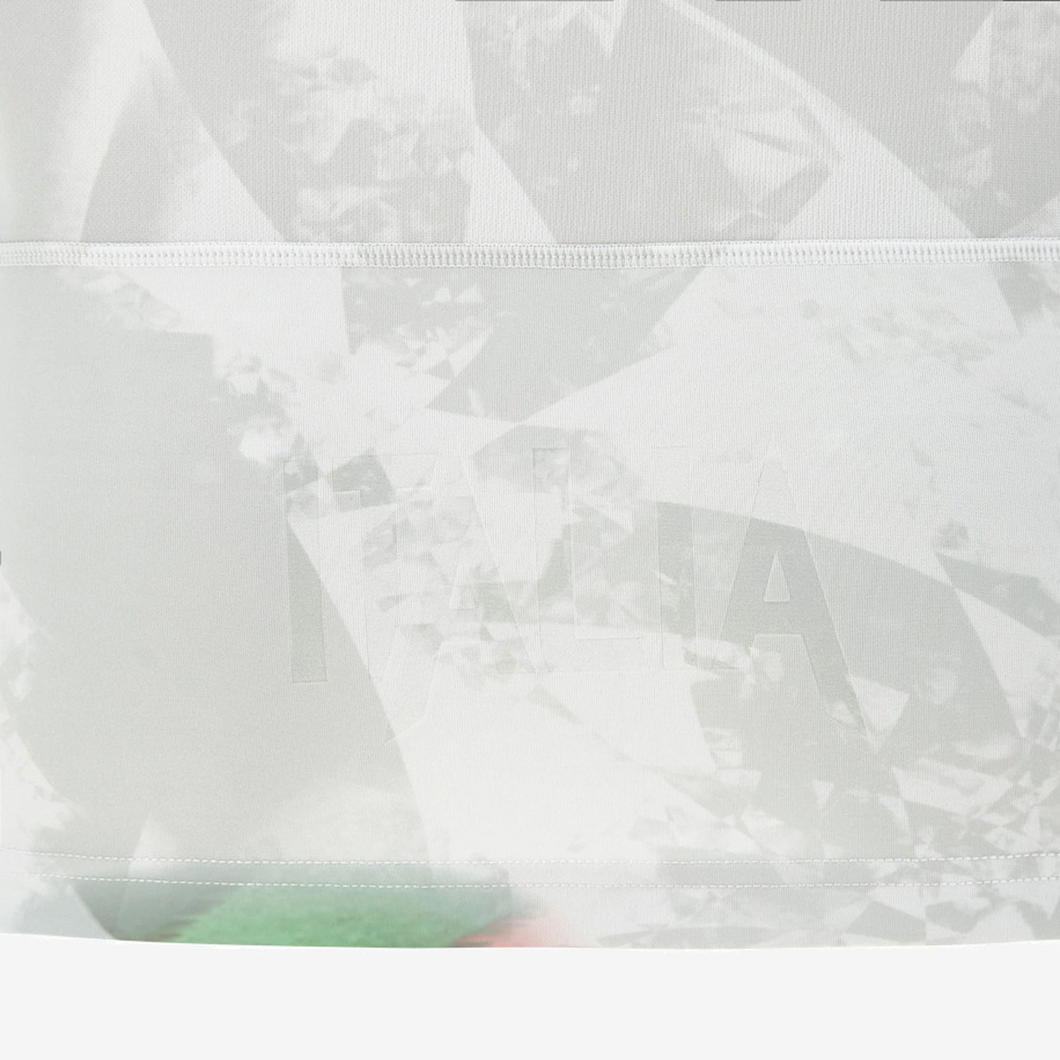 Crafted by Macron, the Italy 26/27 Away Replica Jersey features a white fabric adorned with a subtle geometric pattern and the word “ITALIA” embossed at the center, capturing the refined look of Italy’s official away kit while offering both performance and sustainability.