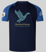 Introducing the Mystical Geese Elite Training Tee by Canterbury from WRS Canterbury: This navy blue rugby shirt features striking blue sleeves and is expertly crafted from Vapodri fabric, ensuring exceptional comfort and performance. Showcasing a bold stylized goose graphic alongside the “Mystical Geese Vancouver Golden Oldies 2027” text on the front, this lightweight yet durable tee also includes logo accents on both sleeves—making it an ideal choice for fans and players seeking elite training wear.