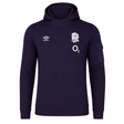 The Women's England 24/25 Presentation OH Hoodie by Umbro is a navy hoodie with the Umbro logo, England Rugby rose, and O2 sponsor on the chest, plus a left sleeve pocket—an iconic pick for fans.