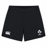 The Women’s Ireland 26 6″ Woven Gym Short by Canterbury features an elastic waistband, the Canterbury logo on the left leg, and the IRFU shamrock emblem on the right leg—ideal for women looking for stylish and high-performance Ireland gym or rugby shorts.