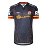 The Classic Sportswear Gallagher Chiefs Super Rugby Replica Home Jersey 25/26 features a dark intricate pattern, with the "Gallagher" text, Chiefs logo, and sponsor logos on the sleeves. Ideal for any Super Rugby fan eager to support the team proudly.