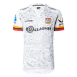 The Gallagher Chiefs Super Rugby Replica Away Jersey 25/26 by Classic Sportswear showcases intricate patterns, the iconic Chiefs team emblem on the chest, and sponsor logos like Gallagher, celebrating the spirit of a classic away jersey.