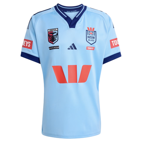 Show your support in the New South Wales Blues 25/26 Replica Home Jersey by adidas. This short-sleeve jersey features a light blue design with navy details, NSWRL and NSW Blues logos, and Westpac sponsor branding on the front.