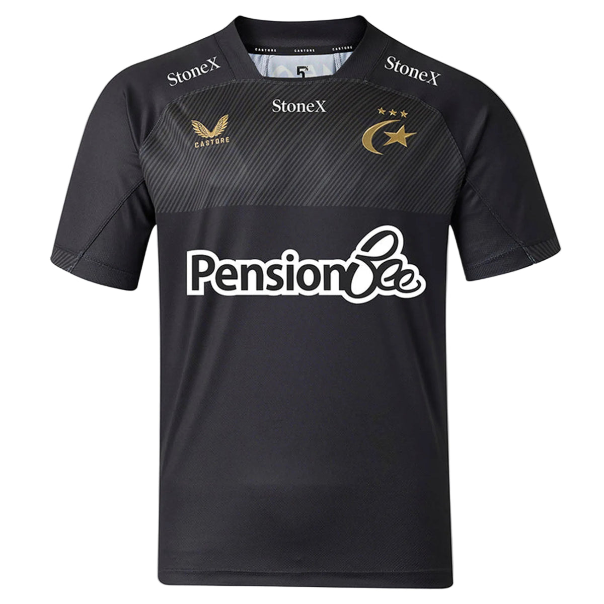 The Saracens 26/27 Replica Home Jersey by Castore is a sleek black short-sleeved jersey featuring gold logos and stars, “PensionBee” sponsor text on the front, and “StoneX” branding on the chest and shoulders.