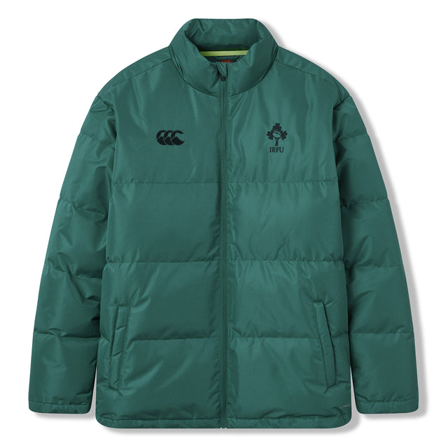 Stay warm and stylish with the Ireland 26 Puffer Jacket by Canterbury. This insulated jacket features the IRFU logo and Canterbury branding on the chest, a front zipper closure, and two side pockets—perfect for any Ireland Rugby fan.