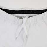 Enjoy comfort and performance with the Castore USA Rugby 24/25 7s Olympic Pro Away Short—premium white shorts inspired by USA Rugby.