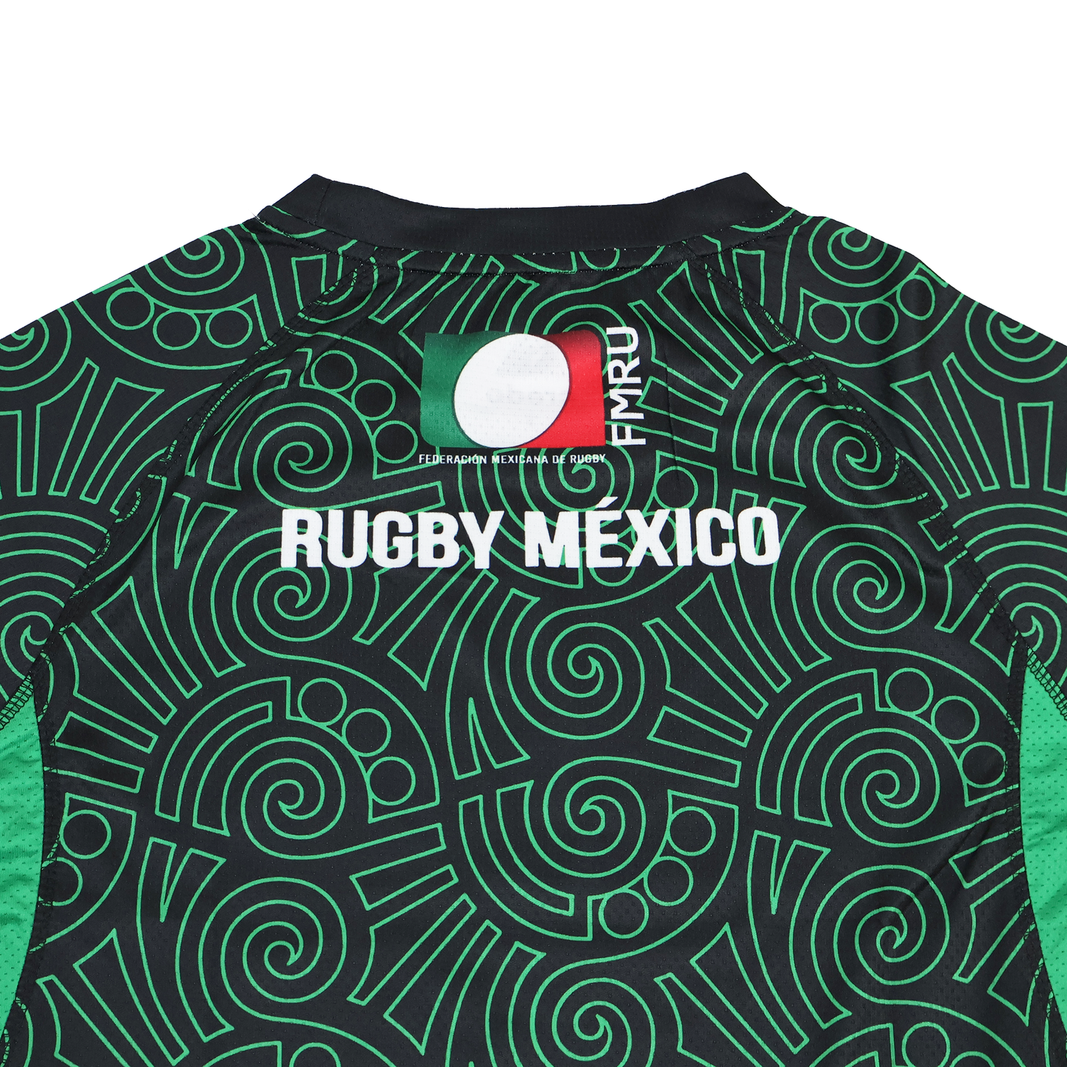 The back of the Credo Rugby Las Serpientes Mexico Rugby Training Jersey features "RUGBY MEXICO" and a Mexico flag emblem by the collar, making it ideal for fans and players wanting an authentic training jersey.