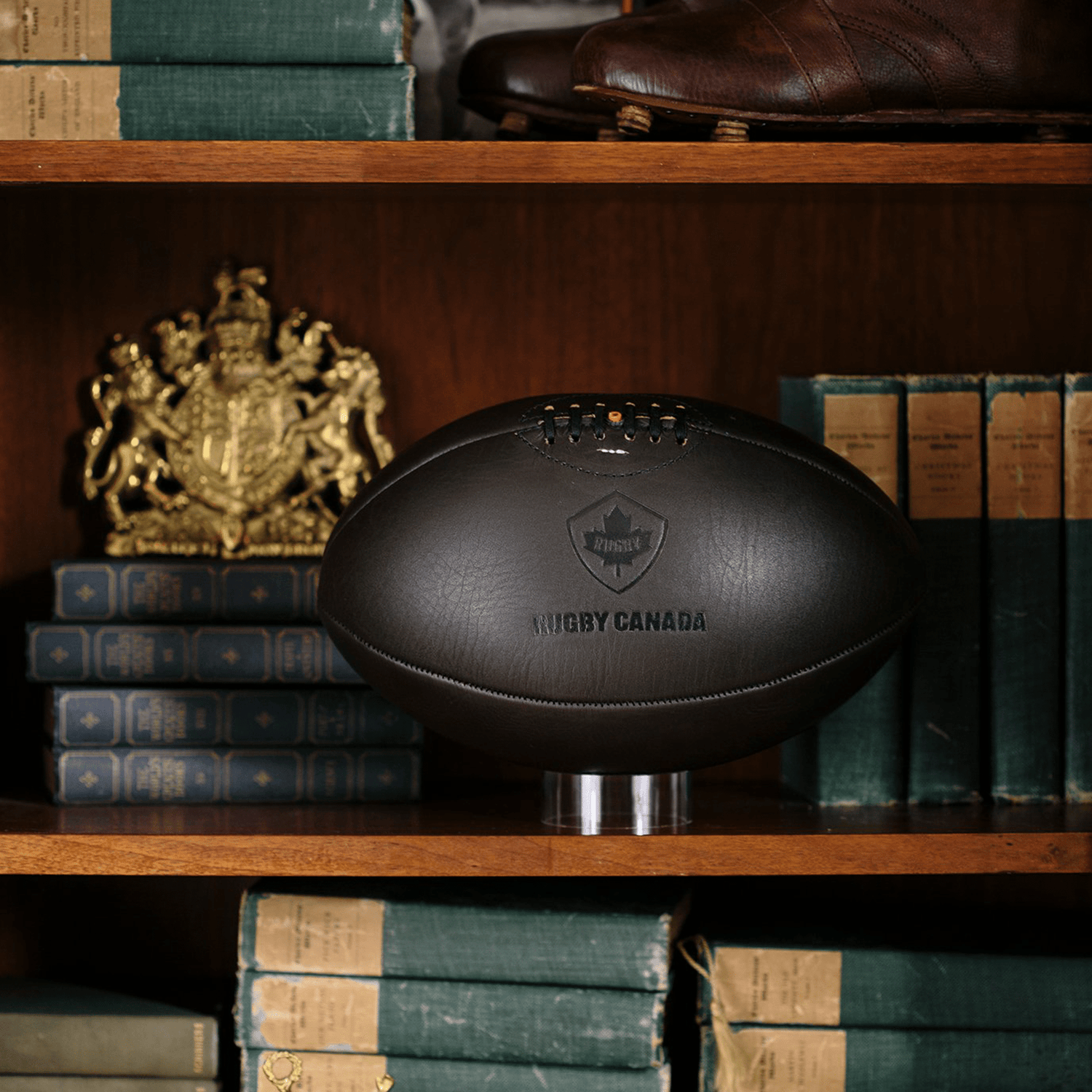 Display Gilbert Canada Vintage Leather Rugby Ball